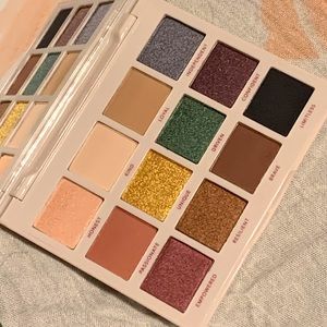 PERSONA | Identity Two Eyeshadow Pallet